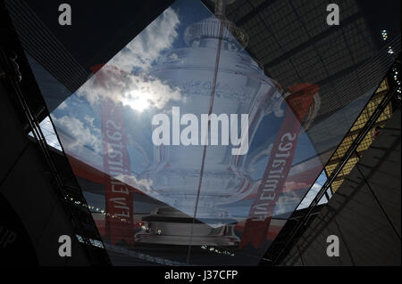 Emirate FA CUP SIGNAGE ARSENAL V MANCHESTER CITY FC WEMBLEY Stadion LONDON ENGLAND 23. April 2017 Stockfoto