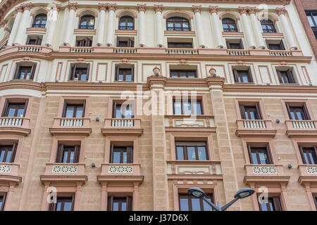 Madrid, Spanien. 21. März 2017. Fassade des Vitalicio Gebäude in Callao Platz an der Kreuzung der Gran Via und Leganitos Street. Stockfoto