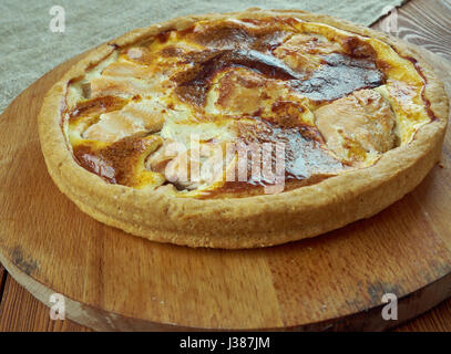 Lohipiirakka - finnische Lachs Torte Stockfoto