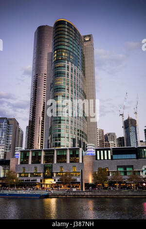 Krone-Melbourne (auch bezeichnet als Crown Casino &amp; Entertainment Complex) ist ein Casino und Resort befindet sich am Südufer des Flusses Yarra in M Stockfoto