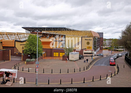 Steve Bull steht im Molineux Stadium, Heimstadion der Wolverhampton Wanderers Wolverhampton West Midlands UK Stockfoto