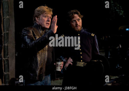 DIE VERSCHWÖRER (AM SET) (2010) JAMES MCAVOY ROBERT REDFORD (DIR) UNIVERSAL BILDER/MOVIESTORE SAMMLUNG LTD Stockfoto