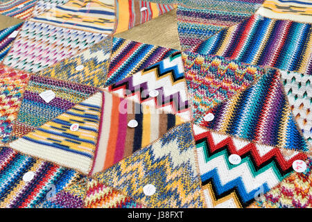 Missoni farbenfrohe Textur in der Fabrik des Hauptquartiers von Sumirago in Italien. Stockfoto