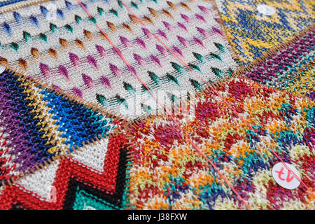 Missoni farbenfrohe Textur in der Fabrik des Hauptquartiers von Sumirago in Italien. Stockfoto