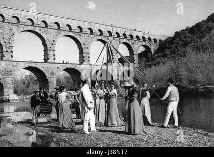 Danse des Cordelles au Pont du Gard Stockfoto
