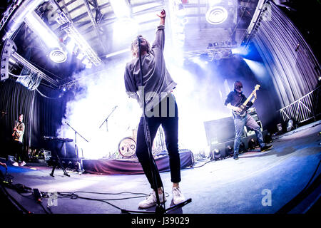 Mailand, Italien. 3. Mai 2017. Britische Rockband führt geben Sie Shikari live auf Alcatraz. (Foto: Mairo Cinquetti/Pacific Press) Bildnachweis: Pazifische Presse/Alamy Live-Nachrichten Stockfoto