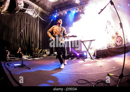 Mailand, Italien. 3. Mai 2017. Britische Rockband führt geben Sie Shikari live auf Alcatraz. (Foto: Mairo Cinquetti/Pacific Press) Bildnachweis: Pazifische Presse/Alamy Live-Nachrichten Stockfoto