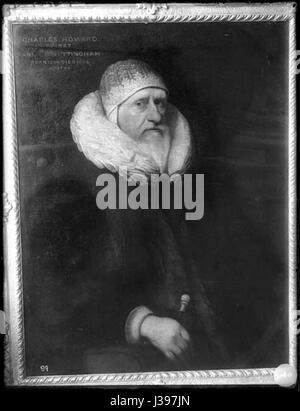 Dieses Porträt von Charles Howard, 1. Earl of Nottingham, ist eine historische Darstellung des berühmten britischen Adligen. Das Gemälde aus Hardwick House spiegelt Howards herausragenden Status und Rolle am englischen Hof wider. Er war während der elisabethanischen Ära einflussreich, besonders bekannt für seinen Militärdienst und seine Beteiligung an der Niederlage der spanischen Armada. Stockfoto