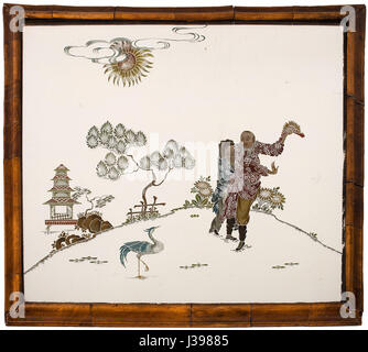 Ein Chinoiserie-Spiegel ist ein dekoratives Objekt, das von chinesischen künstlerischen Motiven und Design inspiriert wurde und in Europa im 17. Und 18. Jahrhundert beliebt war. Es verbindet europäische Handwerkskunst mit östlicher Ästhetik und schafft so einen einzigartigen dekorativen Stil. Stockfoto