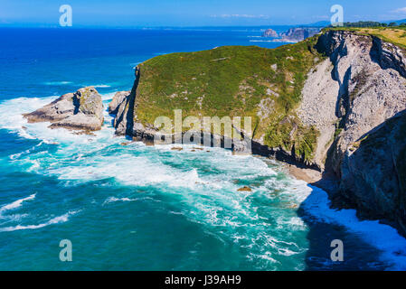 Der asturischen Küste in der Nähe von Cape Vidío. Oviñana, Cudillero, Fürstentum Asturien, Spanien, Europa Stockfoto