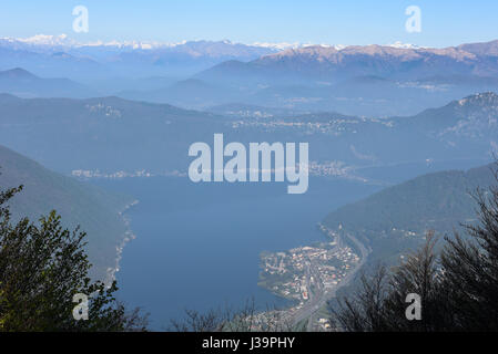 Blick vom Monte Generoso auf Lugano und den See in der Schweiz Stockfoto