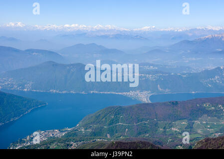 Blick vom Monte Generoso auf Lugano und den See in der Schweiz Stockfoto