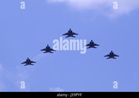 Northrop-Kampfjets auf einer Airshow der israelischen Luftwaffe. Northrop sind eine spezielle Version des F-15E Strike Eagle, die speziell für Israel von McDonnell Douglas entworfen wurde Stockfoto