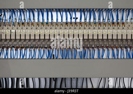 Systemsteuerung, Kabelkonfektionen, Nahaufnahme Stockfoto