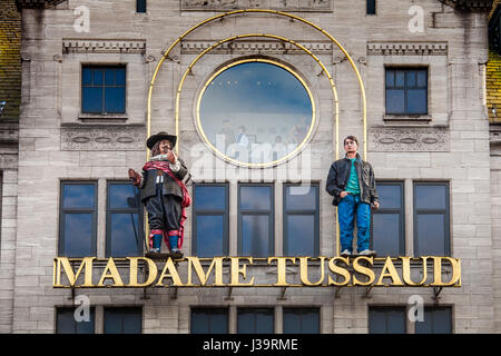 Ortseingangsschild auf das Gebäude der Madame Tussaud-Museum in Amsterdam, Niederlande Stockfoto