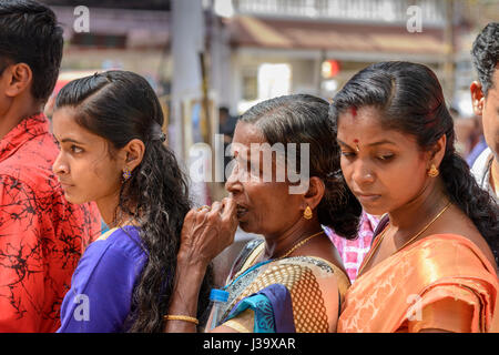 Keralas Menschen am Arthunkal Perunnal - ein religiöses Fest am St Andrew Basilika, Arthunkal, Alappuzha (Alleppey), Kerala, Süd-Indien, Südasien Stockfoto