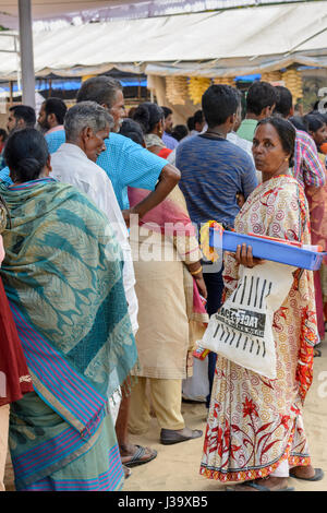 Keralas Menschen am Arthunkal Perunnal - ein religiöses Fest am St Andrew Basilika, Arthunkal, Alappuzha (Alleppey), Kerala, Süd-Indien, Südasien Stockfoto