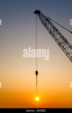 Eingehakt. Schöner Sonnenuntergang Einstellung in Hong Kong. Bild wurde von Kennedy Town, Instagram Pier genommen. Stockfoto