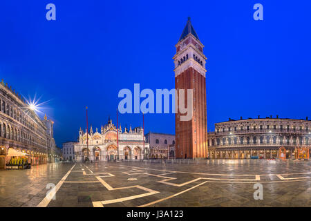 Campanile und Piazza San Marco am Morgen, Venedig, Italien Stockfoto