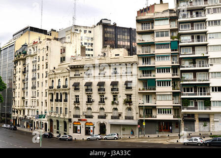 SAN MARTIN, BUENOS AIRES, Argentinien - 24. November 2014 - San Martin Straße in Buenos Aires, Argentinien Stockfoto