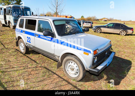 Samara, Russland - 30. April 2017: Russische Polizei-Patrouillenfahrzeug in Sommertag im Freien abgestellt Stockfoto