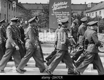 Soldaten der nationalen Volksarmee Stockfoto