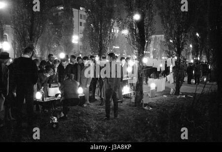 Kunstwerke zum Verkauf in der Leopoldstraße, 1963 Stockfoto