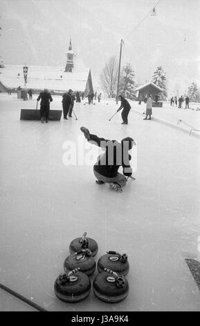 Eisstockschießen in Grindelwald, 1954 Stockfoto