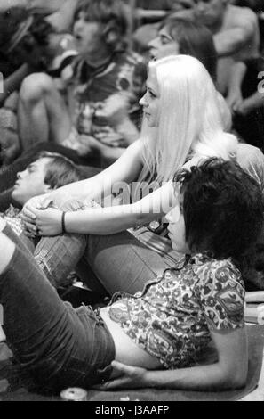 Menge bei einem Rock-Festival in München, 1970 Stockfoto