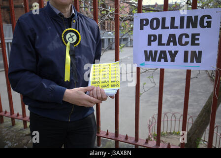 Glasgow, Schottland. 4. Mai 2017. SNP Hoffnung, Labours Machtbasis in Glasgow City Council zu stehlen, während der heutigen kommunalen Abstimmung findet nur fünf Wochen vor den allgemeinen Wahlen Kredit: Gerard Fähre/Alamy Live News Stockfoto