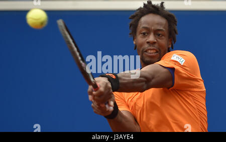 München, Deutschland. 4. Mai 2017. Gael Monfils aus Frankreich spielt gegen Südkorea Chung während ihre Männer Singles Tennis-Match auf der ATP-Tour in München, Deutschland, 4. Mai 2017. Foto: Angelika Warmuth / / Dpa/Alamy Live News Stockfoto