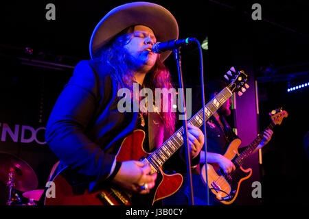 Mailand, Italien. 3. Mai 2017. Die amerikanische Rock-Blues-Gruppe MARCUS König BAND live auf der Bühne Legend Club spielt präsentieren ihr zweite Album "The Marcus King Band" Credit: Rodolfo weitertransferiert/Alamy Live News Stockfoto