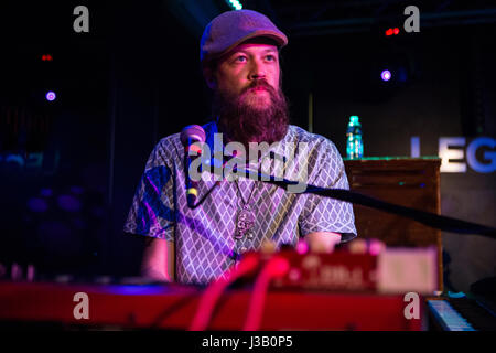 Mailand, Italien. 3. Mai 2017. Die amerikanische Rock-Blues-Gruppe MARCUS König BAND live auf der Bühne Legend Club spielt präsentieren ihr zweite Album "The Marcus King Band" Credit: Rodolfo weitertransferiert/Alamy Live News Stockfoto