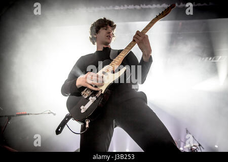 Southampton, UK. 4. Mai 2017. The Kooks live auf O2 Guildhall, Southampton. Bildnachweis: Charlie Raven/Alamy Live-Nachrichten Stockfoto