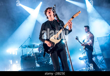 Southampton, UK. 4. Mai 2017. The Kooks live auf O2 Guildhall, Southampton. Bildnachweis: Charlie Raven/Alamy Live-Nachrichten Stockfoto