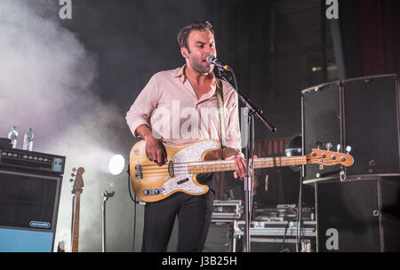 Southampton, UK. 4. Mai 2017. The Kooks live auf O2 Guildhall, Southampton. Bildnachweis: Charlie Raven/Alamy Live-Nachrichten Stockfoto