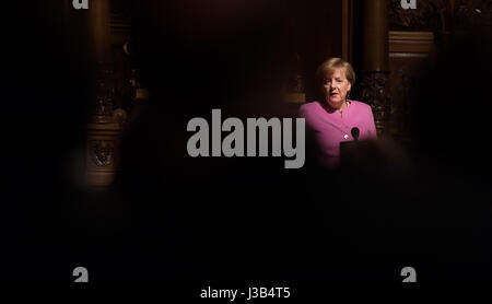 Hamburg, Deutschland. 5. Mai 2017. Deutsche Bundeskanzlerin Angela Merkel (CDU) anlässlich der 68. Uebersee-Tag im Rathaus in Hamburg, Deutschland, Mai 05 2017. Foto: Daniel Reinhardt/Dpa/Alamy Live News Stockfoto