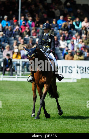 Bristol, UK. 5. Mai 2017.  Arianna Schivo Reiten Quefira de Ormeau in der Dressur-Phase von 2017 Mitsubishi Motors Badminton Horse Trials, Badminton House, Bristol, Vereinigtes Königreich. Jonathan Clarke/Alamy Live-Nachrichten Stockfoto