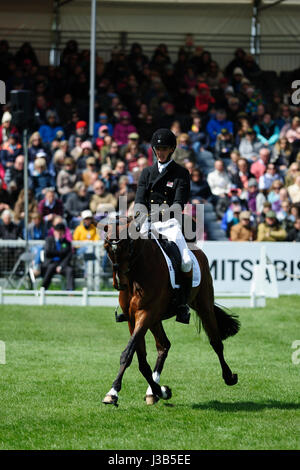 Bristol, UK. 5. Mai 2017.  Tom Jackson Reiten Waltham Fiddlers finden in der Dressur-Phase von 2017 Mitsubishi Motors Badminton Horse Trials, Badminton House, Bristol, Vereinigtes Königreich. Jonathan Clarke/Alamy Live-Nachrichten Stockfoto