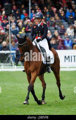 Bristol, UK. 5. Mai 2017.  Gemma Tattersall Reiten Arktis Seele in der Dressur-Phase von 2017 Mitsubishi Motors Badminton Horse Trials, Badminton House, Bristol, Vereinigtes Königreich. Jonathan Clarke/Alamy Live-Nachrichten Stockfoto