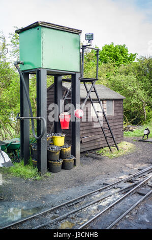 Wasser und Versorgung mit Kohle an den Brunnen am See Bahnhof - Endstation der Schmalspurbahn Wells und Walsingham Light Railway. Stockfoto