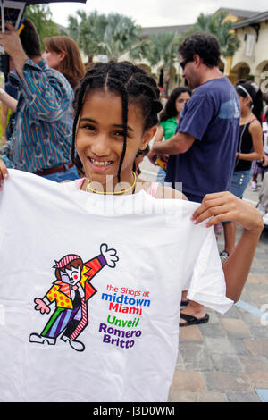 Miami Florida,Geschäfte in Midtown Miami,Pinsel mit Romero Britto,berühmter Künstler,Kindermalparty,Skulptur Enthüllung Veranstaltung,Hispanic Latino Stockfoto