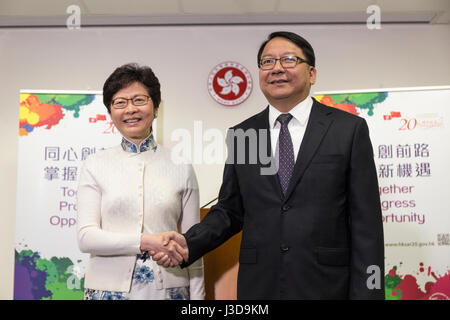 Hong Kong. 4. Mai 2017. Die Auserwählten Hauptgeschäftsführer von Hong Kong Carrie Lam spricht während einer Pressekonferenz in Hong Kong am 4. Mai 2017. Lam ernannt ehemaligen Kopf der Einwanderung Eric Chan verantwortlichen die CE-Auserwählten Büro. Bildnachweis: Chan Long Hei/Pacific Press/Alamy Live-Nachrichten Stockfoto