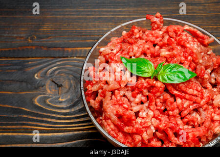 Hackfleisch / Faschiertes von Füllung in Glasschale Stockfoto