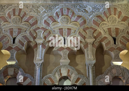 Im Mudéjar-Stil Dekoration der königlichen Kapelle (Capilla Real) in der großen Moschee (Mezquita de Córdoba) in Córdoba, Andalusien, Spanien. Die königliche Kapelle war der erste christliche Struktur hinzugefügt in der Moschee nach der Reconquista. Stockfoto