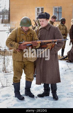 Russische Soldaten vor einer Schlacht. Stockfoto