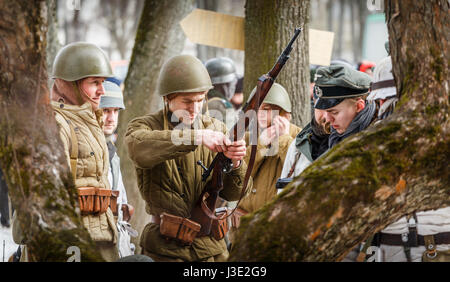 Russische Soldaten vor einer Schlacht. Stockfoto