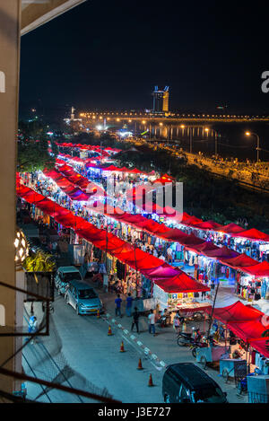 Aus der Vogelperspektive vom Nachtmarkt von Vientiane Stockfoto