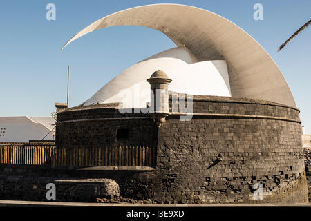 Das Opernhaus von Teneriffa ist ein Symbol für die Hauptstadt von Teneriffa, Santa Cruz De Tenerife Stockfoto