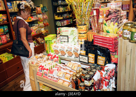 Miami Florida, Homestead, Cracker Barrel Restaurant und Old Country Store, Abendessen, Erwachsene Erwachsene Frau Frauen weibliche Dame, Kunde, Familie Familien Eltern pa Stockfoto